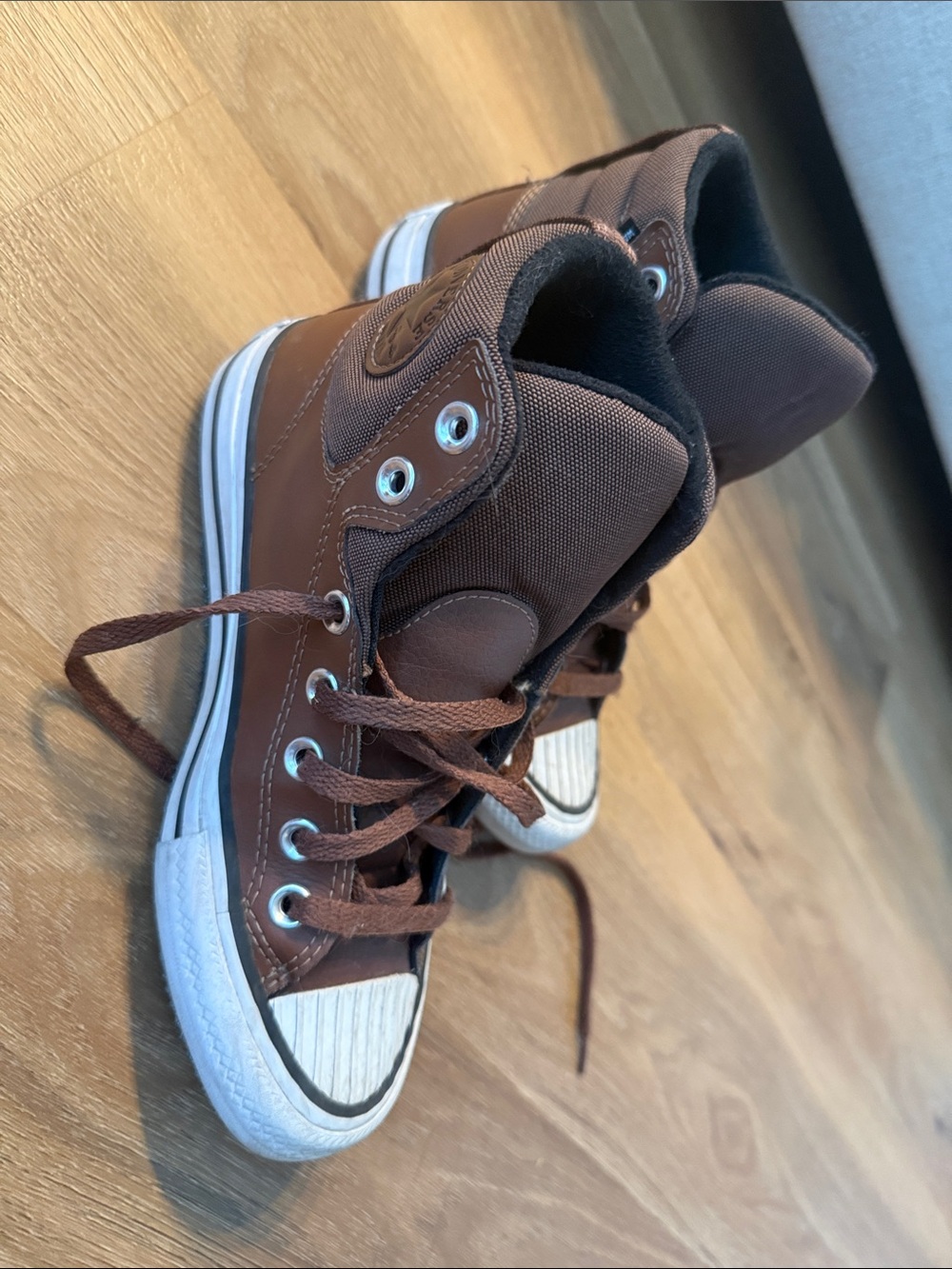 Converse Kids Brown leather High-Top Sneakers with White Toe